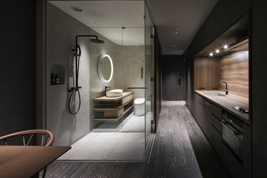 MUWA NISEKO  / Nikken Sekkei - Interior Photography, Bathroom, Wood, Lighting, Countertop, Glass, Sink