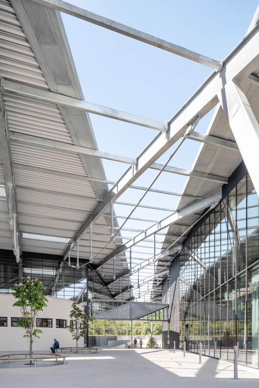 Ilirija Sportcity / LORENZATELIERS - Image 3 of 23