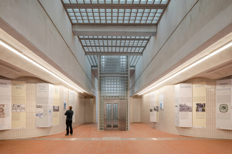 新戈里察火车站与弗尔塔查地下通道 / SADAR + VUGA - 室内图