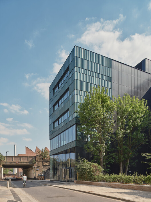 Paradise SE11 Mass Timber Office / Feilden Clegg Bradley Studios - Exterior Photography