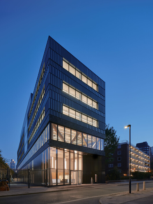 Paradise SE11 Mass Timber Office / Feilden Clegg Bradley Studios - Exterior Photography