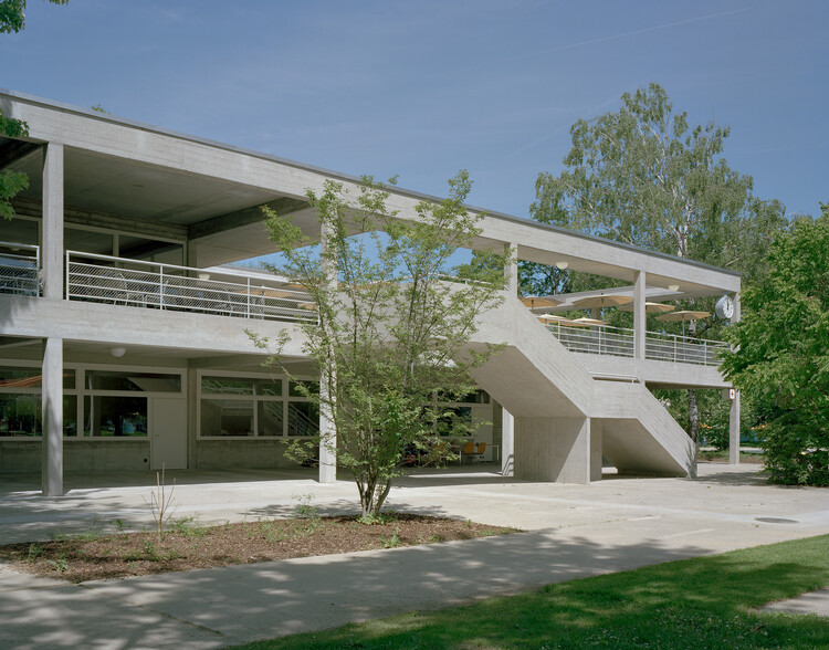 Bachgraben Public Pool Restaurant / MET Architects - Exterior Photography, Concrete