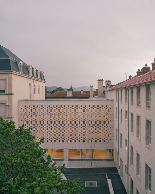 European University Center Refurbishment and Modernization / Agence Vulcano-Gibello - Exterior Photography