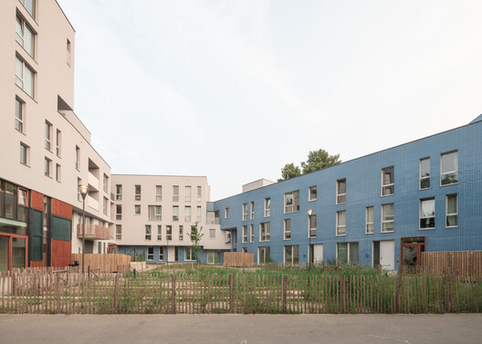 Destrier Housing Block / Pierre Blondel Architectes