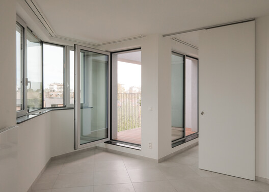 Destrier Housing Block / Pierre Blondel Architectes - Interior Photography, Glass, Door