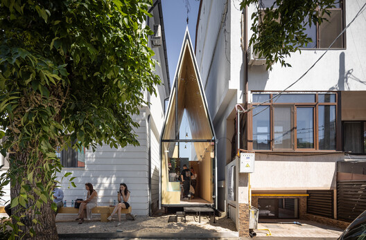 The Chapel - Jewel-Box Intervention / Vinklu - Exterior Photography