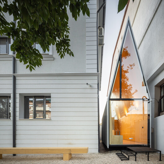 The Chapel - Jewel-Box Intervention / Vinklu - Exterior Photography