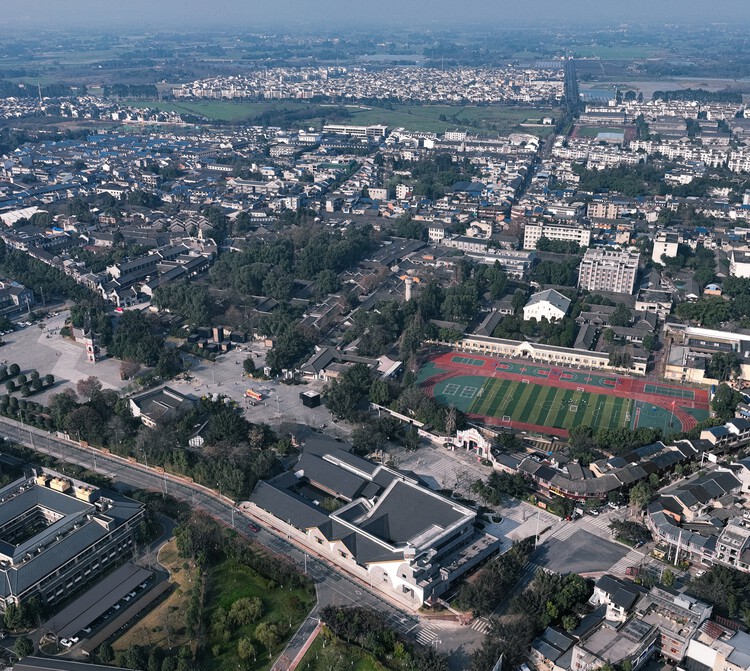 Centro Cultural Anren para a Seita do Grande Artesão / Atelier Li Xinggang - Fotografia de Exterior, Vista Aérea, Urbano