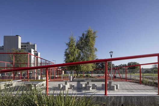Olympic Neighborhood Square / Región Austral  - Exterior Photography, Handrail