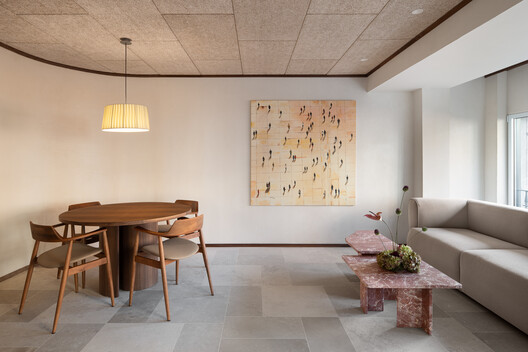 Reforma integral oficinas Colegio Oficial de Médicos de Valladolid / estudio COLOMA - Fotografía interior, Madera, Iluminación, Mesas, Sillas