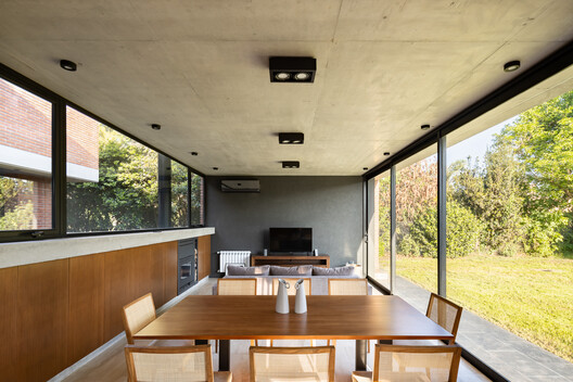 Casa CM / Lateral arquitectos - Fotografía interior, Comedor, Madera, Mesas, Sillas, Vidrio