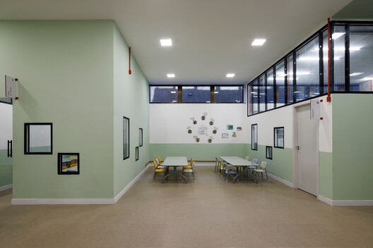 Colégio Magnum Unidade Lourdes / BIRI + Chico Albano - Imagem 19 de 40