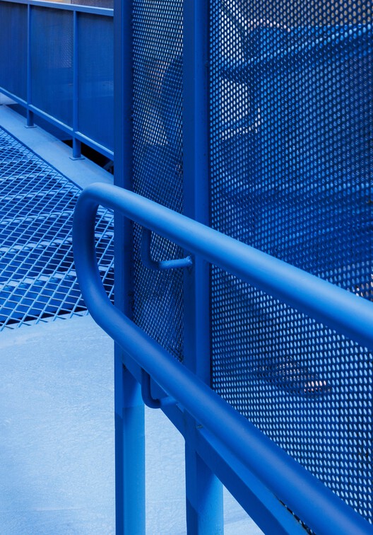 Colégio Magnum Unidade Lourdes / BIRI + Chico Albano - Imagem 28 de 40