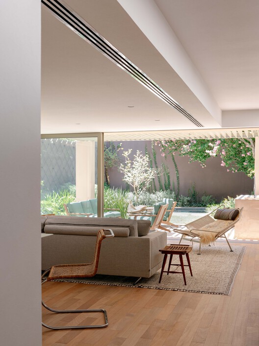 Casa Ouro Preto / Felipe Hess Arquitetos - Fotografía interior, Sala de estar, Madera, Sillas