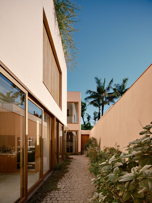 Praça House / Felipe Hess Arquitetos - Exterior Photography, Door, Balcony