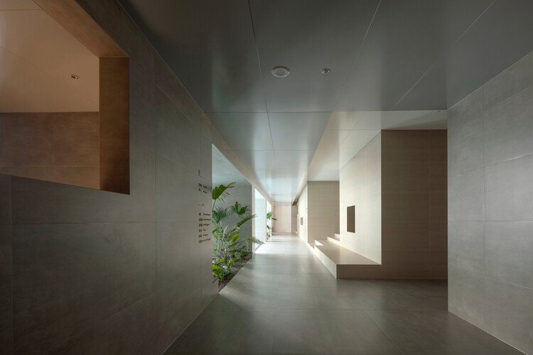 Centro de Bem-Estar Primavera Alegre / Soong Lab+ - Fotografia de Interiores, Iluminação, Vidro, Concreto