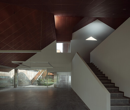 Renovation of Anren Liaowei Mansion Anren Tourist Center / Atelier Li Xinggang - Interior Photography, Stairs, Beam