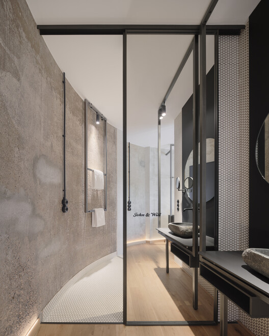 Kellogg's Bremen Hotel / Delugan Meissl Associated Architects - Image 12 of 38