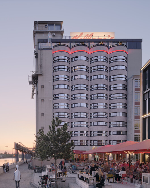 Kellogg's Bremen Hotel / Delugan Meissl Associated Architects - Exterior Photography
