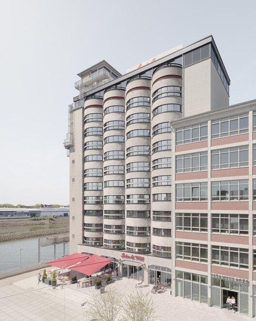 Kellogg's Bremen Hotel / Delugan Meissl Associated Architects - Exterior Photography