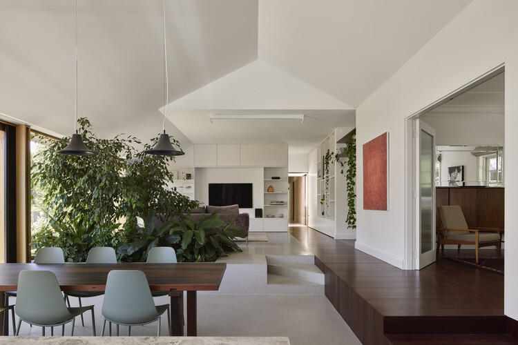 Casa Hotham / Austin Maynard Architects - Fotografía interior, Comedor, Madera, Sillones, Mesas, Sillas, Puerta