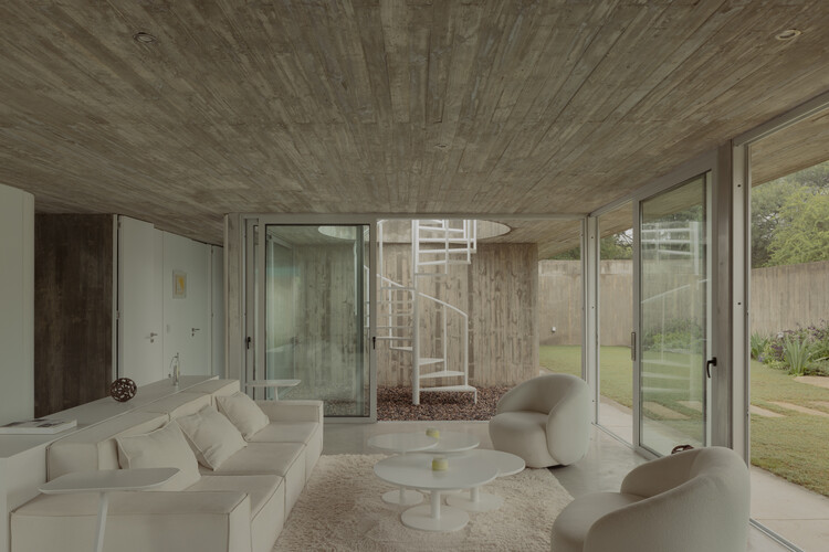 Casa Clausura / Agustín Lozada - Fotografia de Interiores, Sala de Estar, Concreto