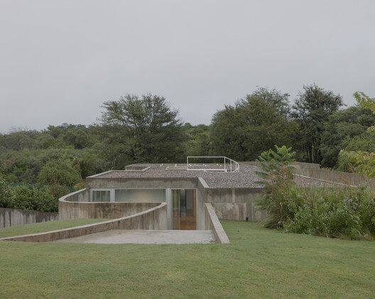 Clausura House / Agustín Lozada
