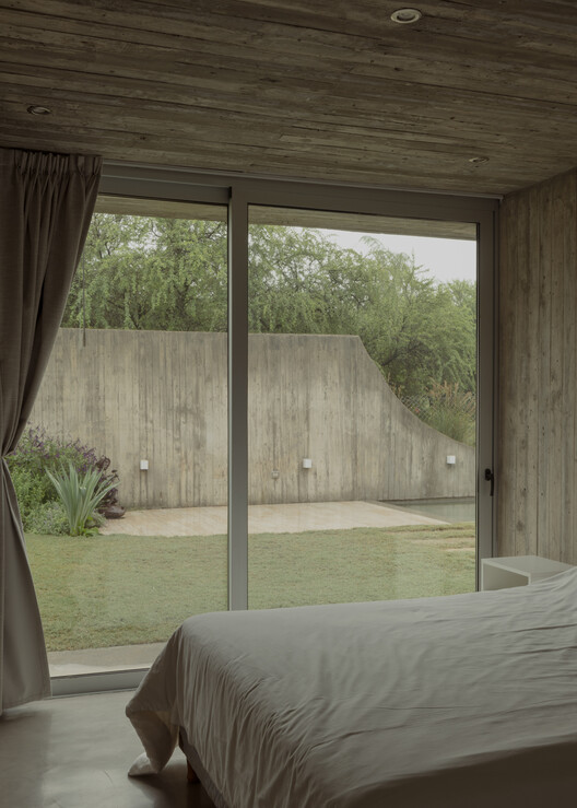 Clausura House / Agustín Lozada - Interior Photography, Bedroom, Wood, Concrete
