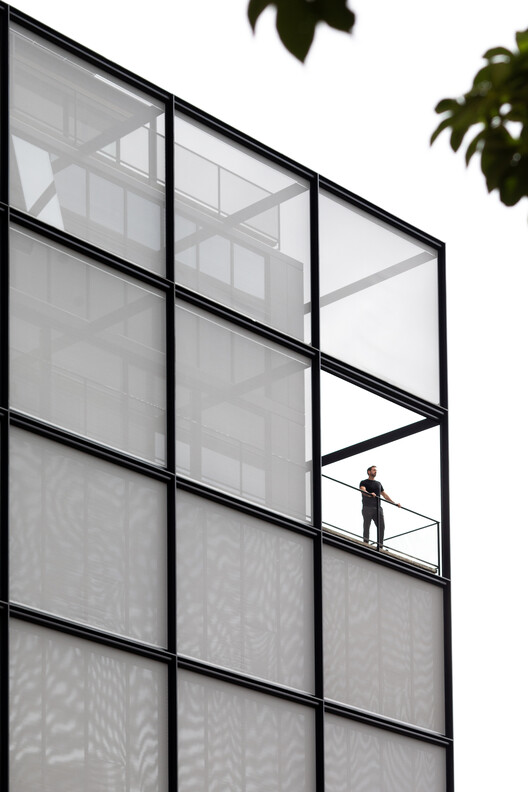 Quartier Italia / Sommet - Fotografía interior, Vidrio
