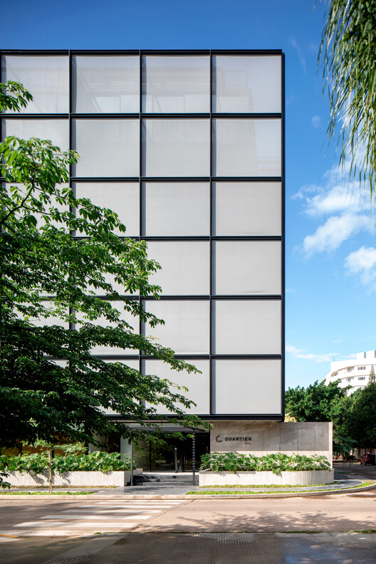 Quartier Italia / Sommet - Fotografía exterior, Vidrio