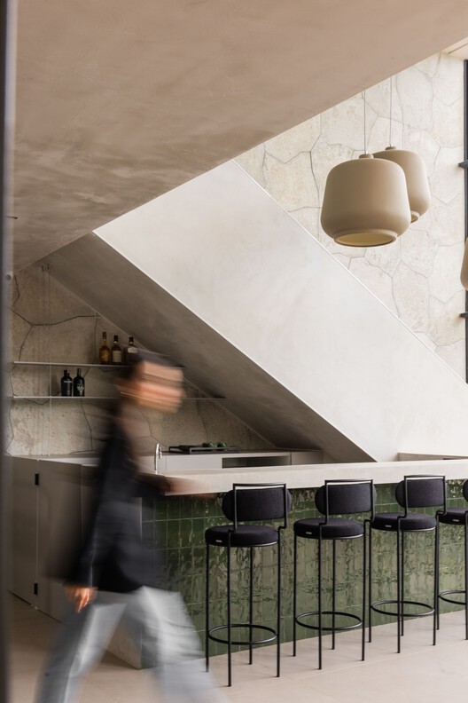 Salão de Beleza Urban-Beauty Lounge / Filles Arquitetura Salão de Beleza Urban-Beauty Lounge / Filles Arquitetura - Fotografia de Interiores, Cozinha, Mesa, Cadeira, Iluminação, Vidro