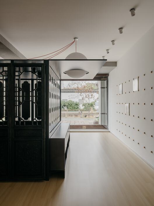 Baihua Bookstore / Tsing-Tien Making - Interior Photography, Wood, Lighting, Glass