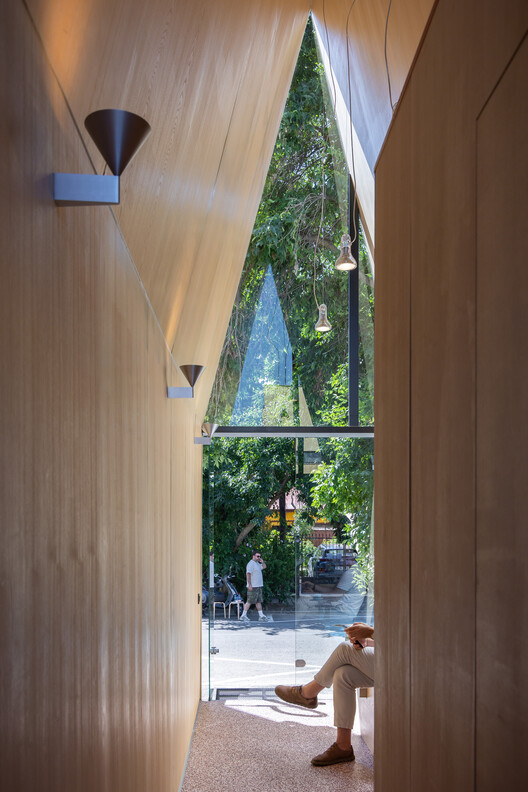 The Chapel - Jewel-Box Intervention / Vinklu - Image 4 of 18