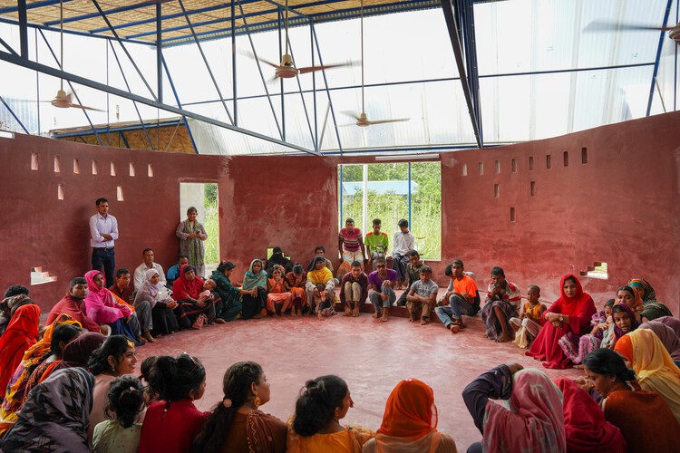 Centro CSF para Personas con Discapacidad / Rizvi Hassan - Fotografía interior, Comunidad, Escaleras