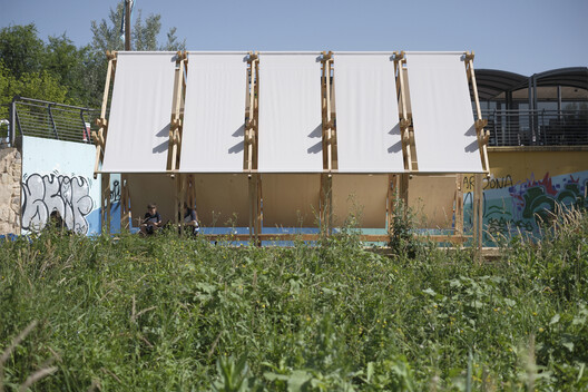 Inhabiting the River Intervention / Erazo Pugliese