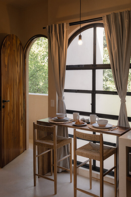 Residencias Tsool  / VOID Studio - Fotografía interior, Madera, Iluminación, Mesas, Sillas, Vidrio