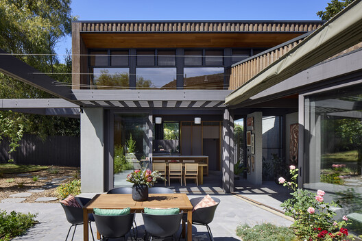 Eaglemont House / Bent Architecture  - Exterior Photography, Wood, Patio, Balcony, Courtyard