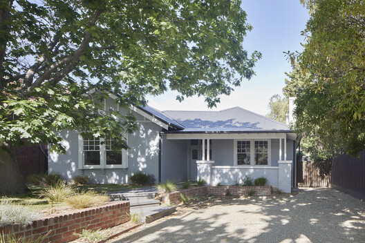 Eaglemont House / Bent Architecture  - Exterior Photography, Door, Garden