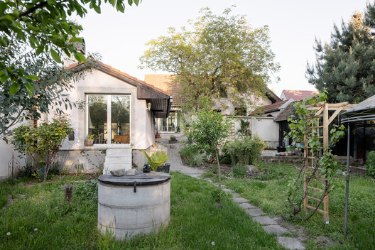 Reconstruction of a Reconstructed House / Kilo / Honc - Exterior Photography, Garden