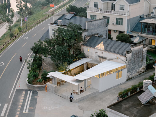 Longyou Tourist Center / atelier tao+c