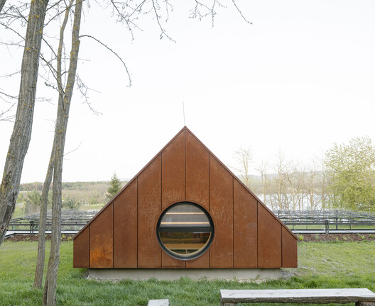 House above the Lake / NOIZ architekti - Image 8 of 49