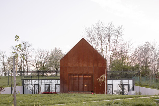 House above the Lake / NOIZ architekti