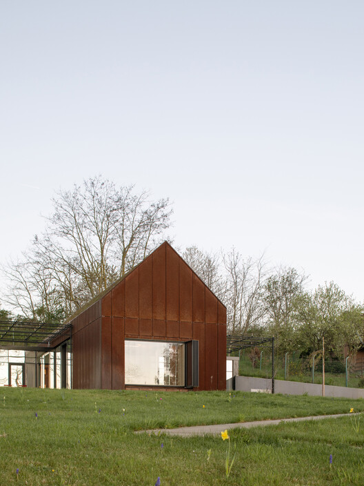 House above the Lake / NOIZ architekti - Image 2 of 49