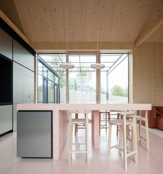 House above the Lake / NOIZ architekti - Interior Photography, Kitchen, Wood