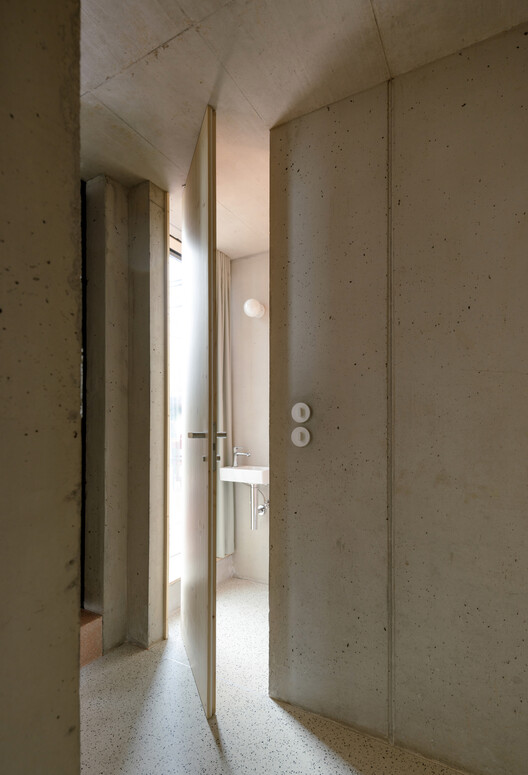 House above the Lake / NOIZ architekti - Image 19 of 49