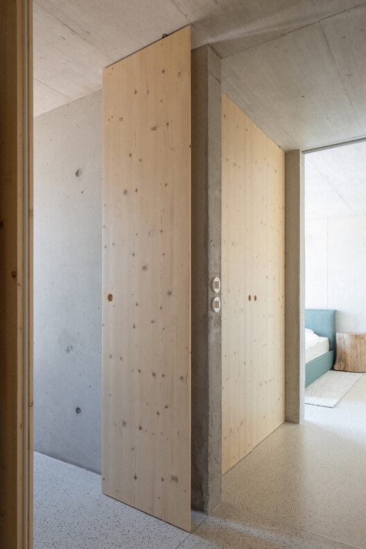 House above the Lake / NOIZ architekti - Image 15 of 49