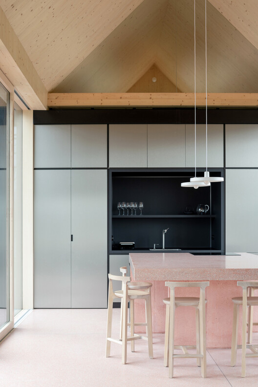 House above the Lake / NOIZ architekti - Interior Photography, Kitchen, Wood, Lighting, Glass, Countertop