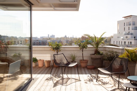 Les Échoppes Bastide Housing / eliet&lehmann architectes - Interior Photography, Living Room, Balcony, Chair, Courtyard, Patio