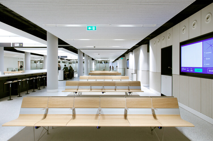 UK Terminal Amsterdam Centraal Station / Superimpose Architecture + architectural studio ZJA - Image 3 of 28