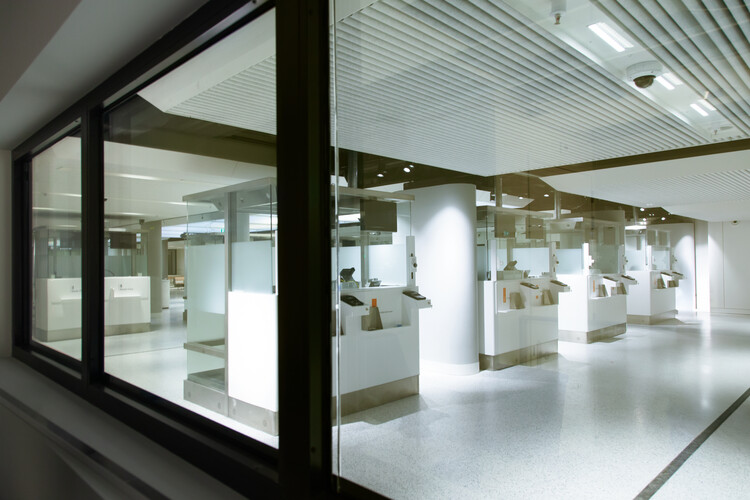 UK Terminal Amsterdam Centraal Station / Superimpose Architecture + architectural studio ZJA - Image 10 of 28